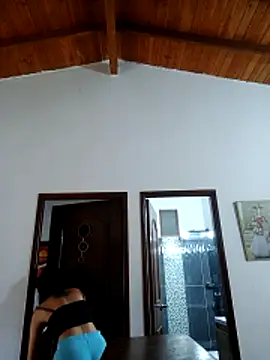 LunaZambrano online show from April 12, 7:19 pm