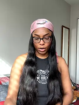 CandyLuxxxx online show from December 7, 6:04 pm