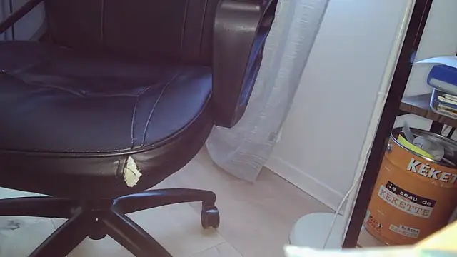 scorviergexh online show from April 20, 4:21 pm