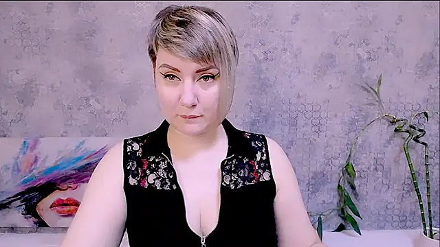 Djullia online show from November 17, 6:19 am