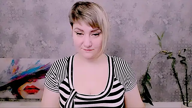 Djullia online show from February 20, 7:21 am