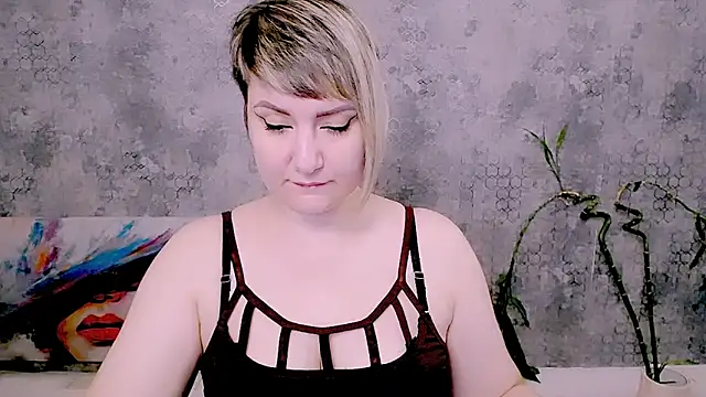Djullia online show from May 28, 5:49 am