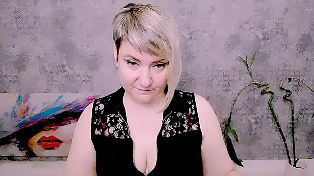 Djullia online show from June 11, 6:00 am