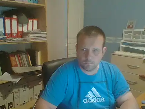 manubm03 online show from April 20, 8:21 pm