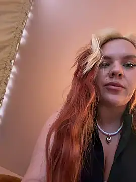 Snapshot of AnjaAmelia chatting on July 20, 4:42 pm AnjaAmelia online show from July 20, 4:42 pm