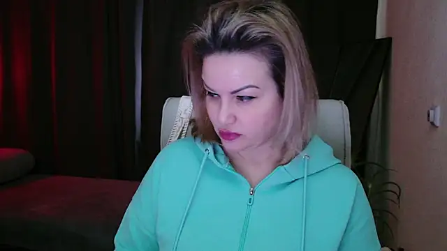 Snapshot of MishaMILF chatting on March 14, 9:14 am MishaMILF online show from March 14, 9:14 am