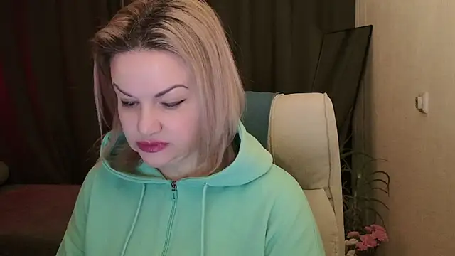 Snapshot of MishaMILF chatting on March 15, 5:59 pm MishaMILF online show from March 15, 5:59 pm