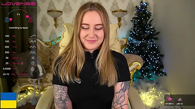 Snapshot of ArolinaNight chatting on January 14, 12:22 am ArolinaNight online show from January 14, 12:22 am