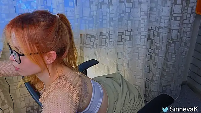 Snapshot of sinteas chatting on February 4, 12:55 pm sinteas online show from February 4, 12:55 pm