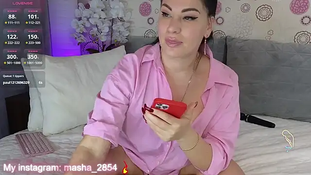 Madelynn online show from March 18, 4:37 pm