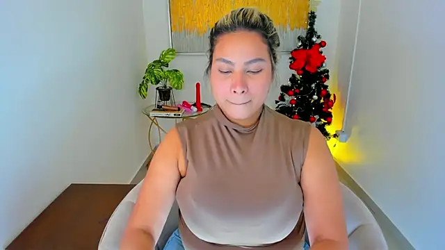 Snapshot of Carlota_peach chatting on January 4, 7:34 pm Carlota peach online show from January 4, 7:34 pm