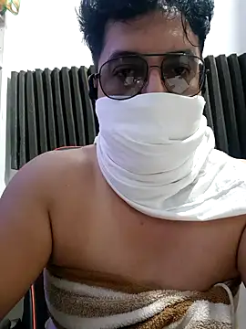 MODELO1524 online show from April 27, 6:33 am