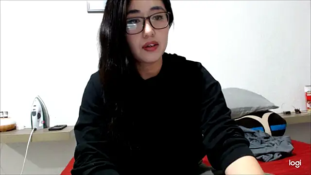 YummymeowW online show from December 29, 4:48 am