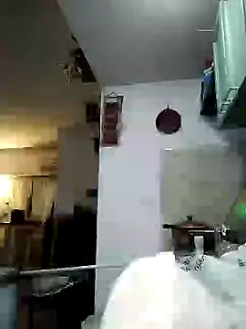 Snapshot of Kleopatracolo chatting on December 6, 4:36 am Kleopatracolo online show from December 6, 4:36 am