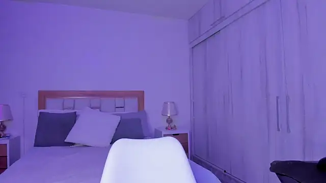 mia hank online show from March 13, 11:51 am