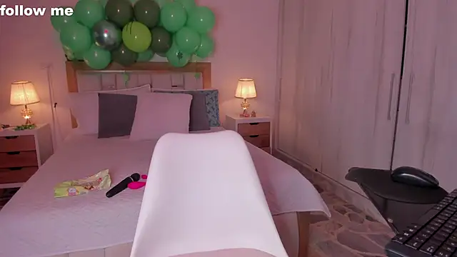 mia hank online show from March 21, 11:44 am