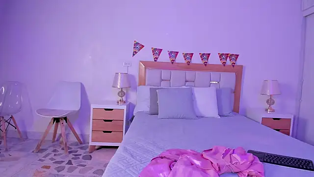 mia hank online show from June 30, 11:55 am