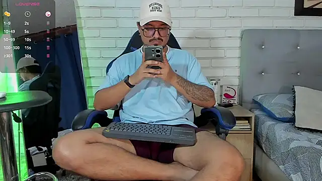 DaviidEvans  online show from September 26, 11:20 pm