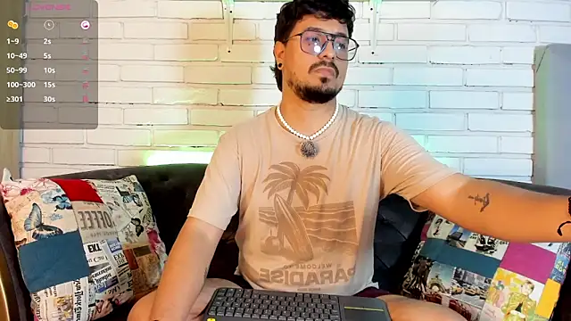 Snapshot of DaviidEvans_ chatting on December 4, 3:54 pm DaviidEvans online show from December 4, 3:54 pm