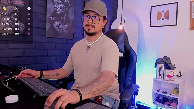 Snapshot of DaviidEvans_ chatting on March 4, 9:54 pm DaviidEvans online show from March 4, 9:54 pm