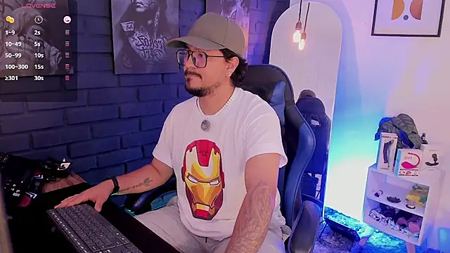 Snapshot of DaviidEvans_ chatting on March 6, 7:05 am DaviidEvans online show from March 6, 7:05 am