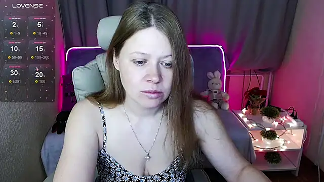 Snapshot of alekasamui chatting on December 13, 9:20 pm alekasamui online show from December 13, 9:20 pm