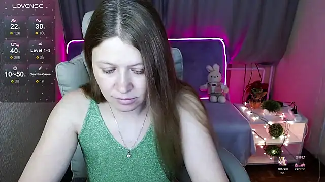 Snapshot of alekasamui chatting on December 19, 4:34 am alekasamui online show from December 19, 4:34 am