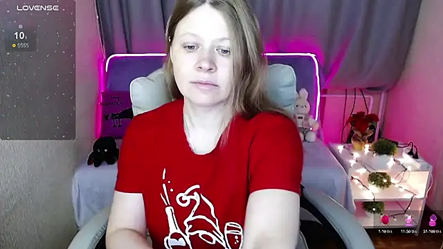 Snapshot of alekasamui chatting on December 27, 1:22 am alekasamui online show from December 27, 1:22 am