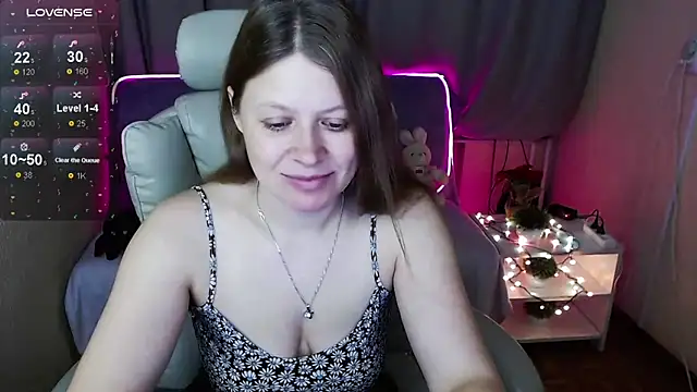 Snapshot of alekasamui chatting on January 4, 4:23 am alekasamui online show from January 4, 4:23 am