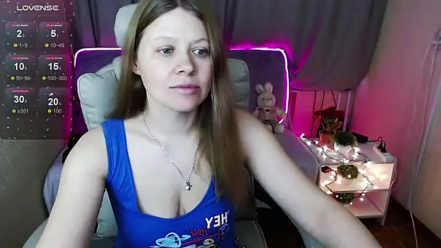 Snapshot of alekasamui chatting on January 20, 5:04 am alekasamui online show from January 20, 5:04 am