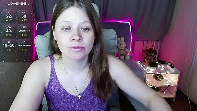 Snapshot of alekasamui chatting on January 22, 3:31 am alekasamui online show from January 22, 3:31 am