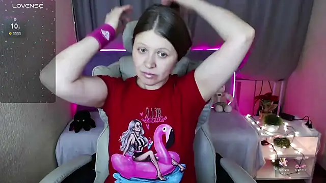 Snapshot of alekasamui chatting on January 24, 3:32 am alekasamui online show from January 24, 3:32 am