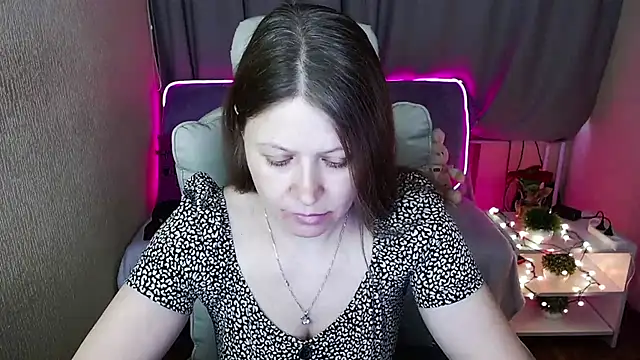 Snapshot of alekasamui chatting on January 27, 5:14 am alekasamui online show from January 27, 5:14 am