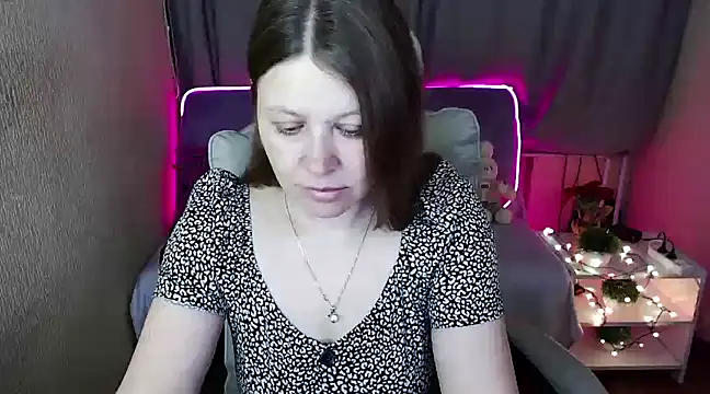 Snapshot of alekasamui chatting on January 29, 12:43 am alekasamui online show from January 29, 12:43 am