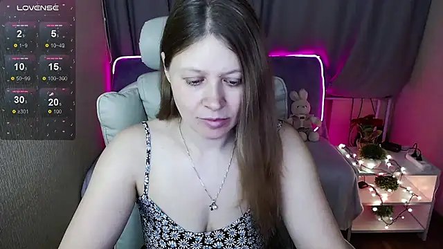 Snapshot of alekasamui chatting on January 31, 3:09 am alekasamui online show from January 31, 3:09 am