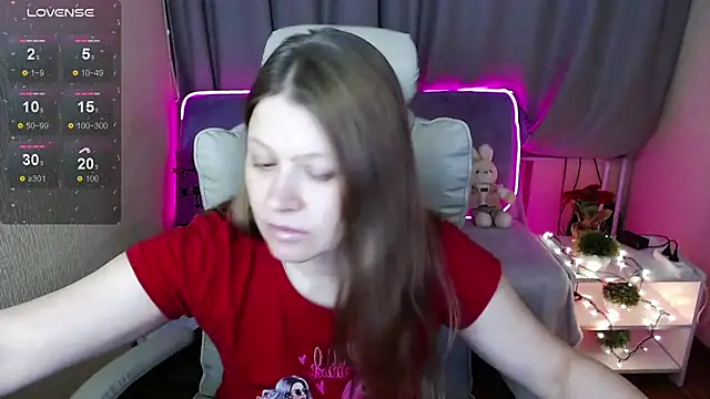 Snapshot of alekasamui chatting on February 3, 2:36 am alekasamui online show from February 3, 2:36 am