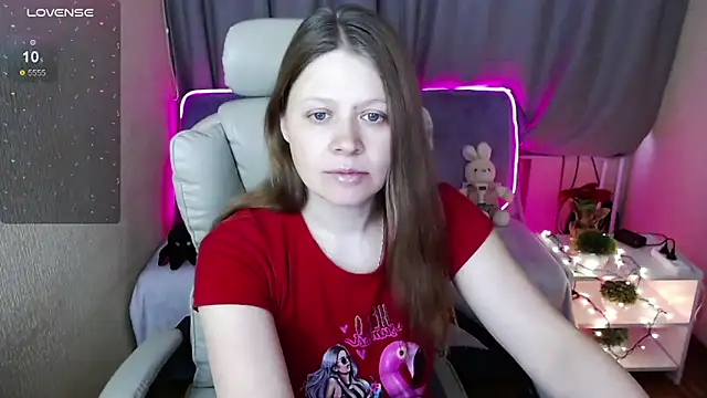 Snapshot of alekasamui chatting on February 3, 5:40 am alekasamui online show from February 3, 5:40 am