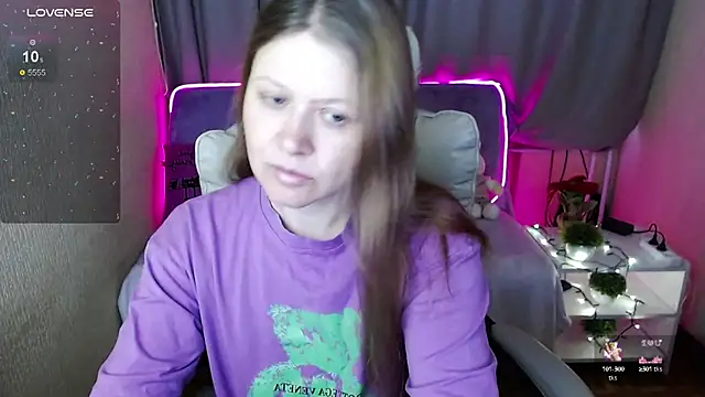 Snapshot of alekasamui chatting on February 13, 5:16 am alekasamui online show from February 13, 5:16 am