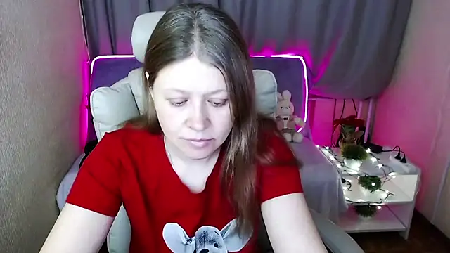 Snapshot of alekasamui chatting on February 17, 1:47 am alekasamui online show from February 17, 1:47 am