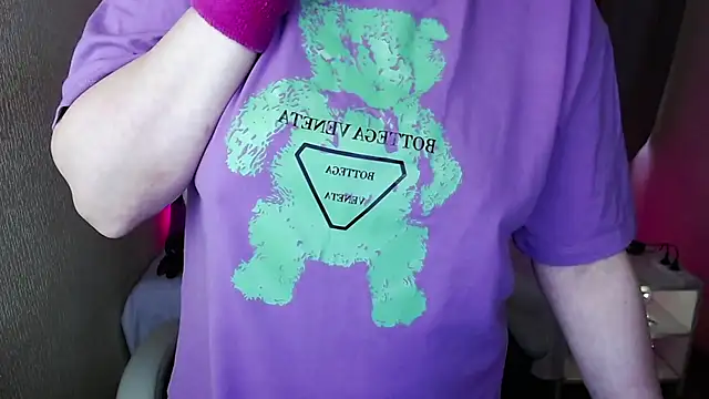 Snapshot of alekasamui chatting on February 21, 5:02 am alekasamui online show from February 21, 5:02 am