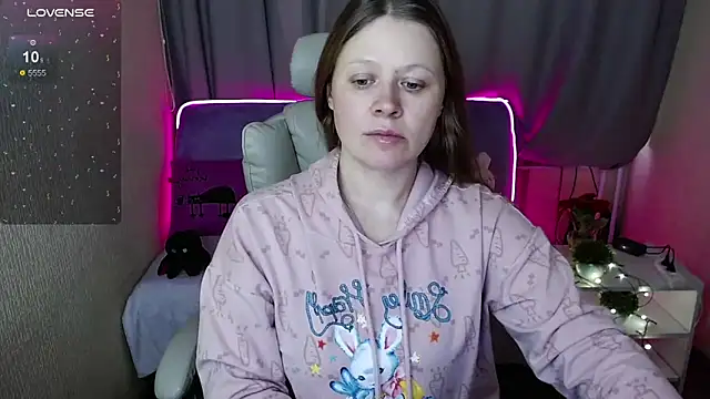 Snapshot of alekasamui chatting on February 23, 9:16 pm alekasamui online show from February 23, 9:16 pm