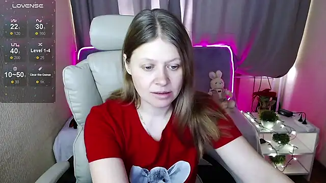 Snapshot of alekasamui chatting on February 25, 4:46 am alekasamui online show from February 25, 4:46 am