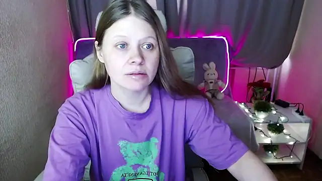 Snapshot of alekasamui chatting on March 5, 4:45 am alekasamui online show from March 5, 4:45 am