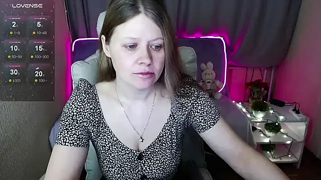 Snapshot of alekasamui chatting on March 6, 9:09 pm alekasamui online show from March 6, 9:09 pm