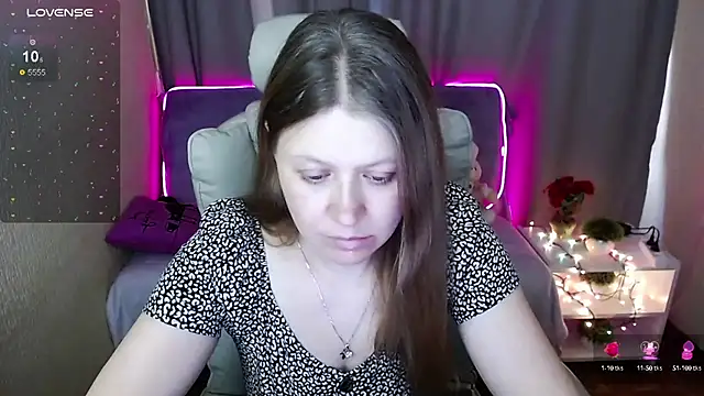 Snapshot of alekasamui chatting on March 14, 3:37 am alekasamui online show from March 14, 3:37 am