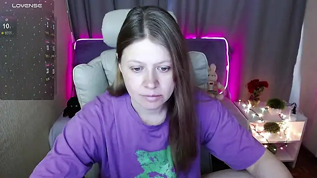 Snapshot of alekasamui chatting on March 17, 4:40 am alekasamui online show from March 17, 4:40 am