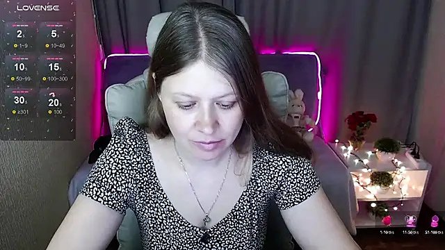 Snapshot of alekasamui chatting on March 18, 3:20 am alekasamui online show from March 18, 3:20 am