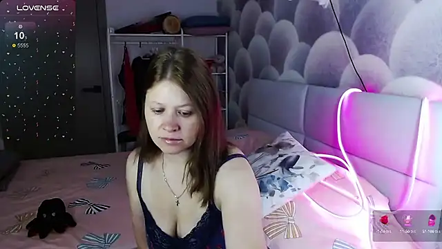 Snapshot of alekasamui chatting on September 12, 8:42 pm alekasamui online show from September 12, 8:42 pm