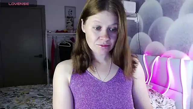 Snapshot of alekasamui chatting on September 25, 9:29 pm alekasamui online show from September 25, 9:29 pm