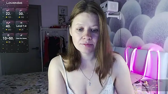 Snapshot of alekasamui chatting on October 7, 10:18 pm alekasamui online show from October 7, 10:18 pm